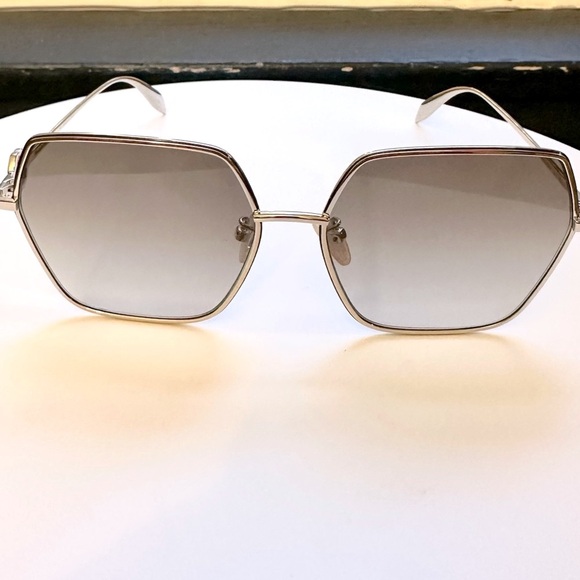 🌺ALEXANDER MCQUEEN🌸 AM0226SK 002 Gold Sunglasses - Picture 6 of 15